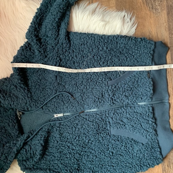 Jacket - Picture 5 of 10